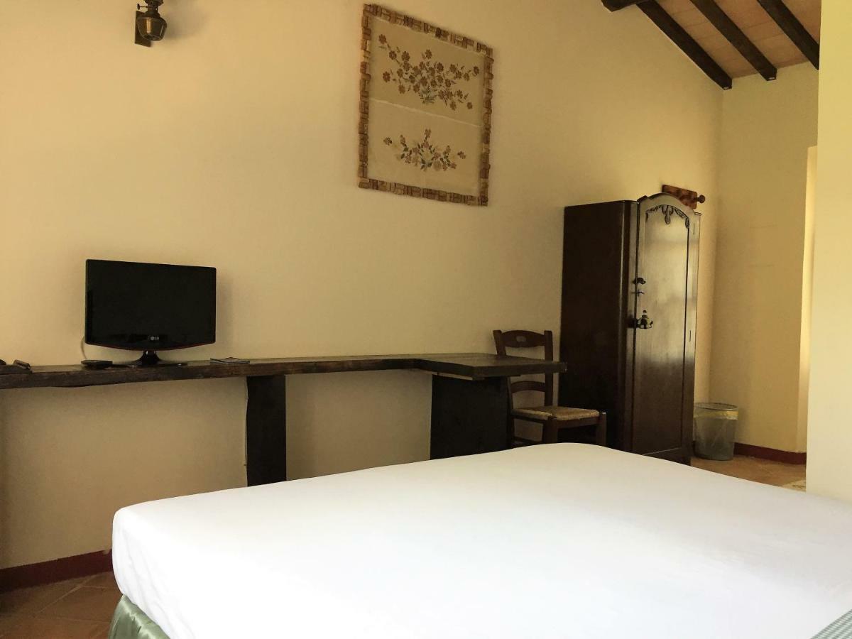 Casale Ai Poggi Guest House Orbetello Ngoại thất bức ảnh